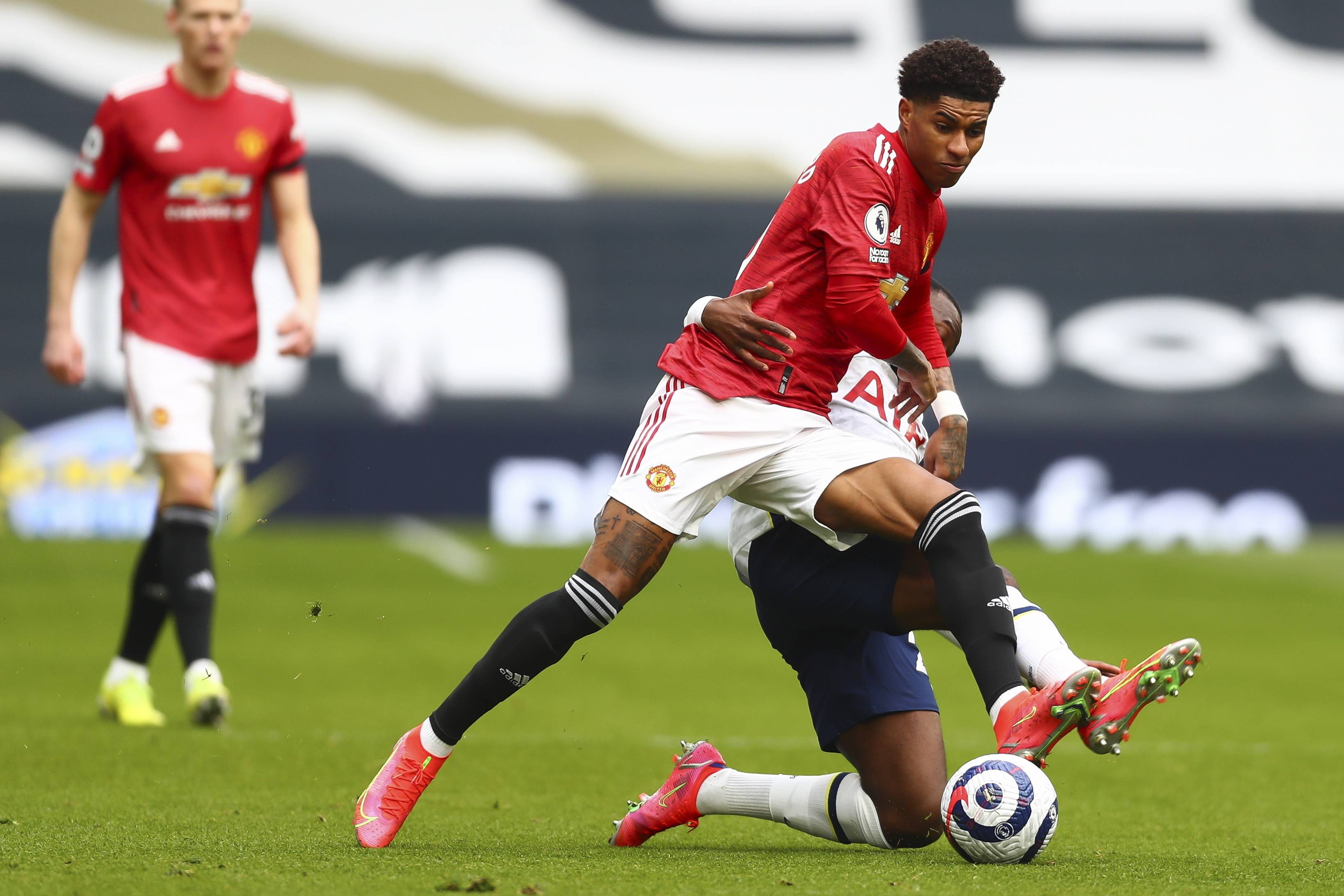 换防守却难 换防守却难